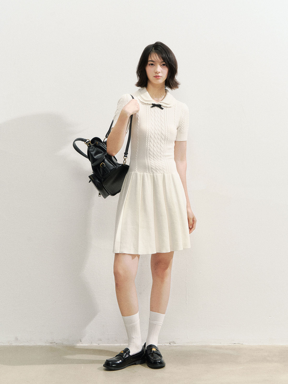 Contrast Collar Knit Pleated Dress