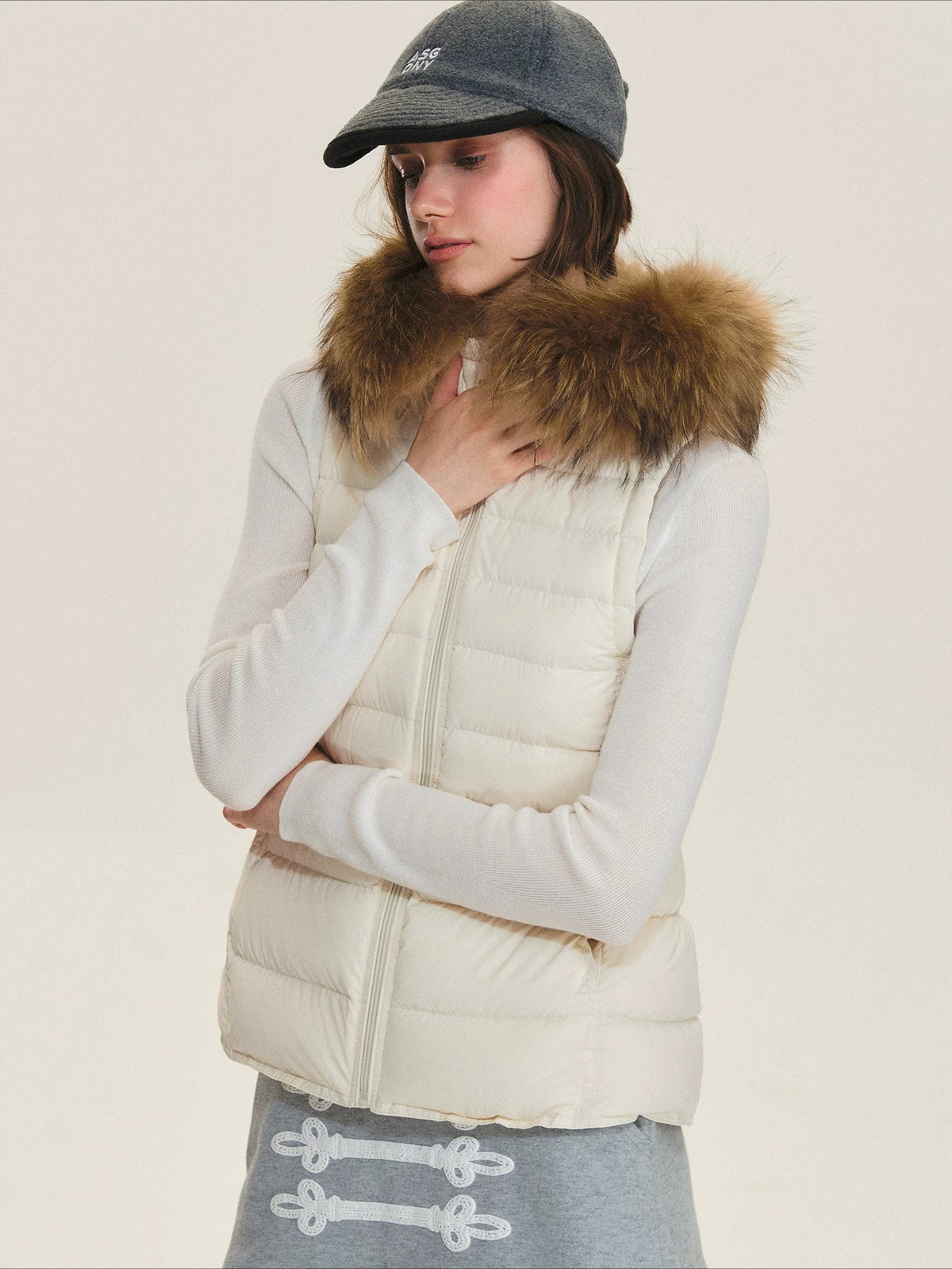 Detachable Fur Collar Waist-Fitted Down Vest