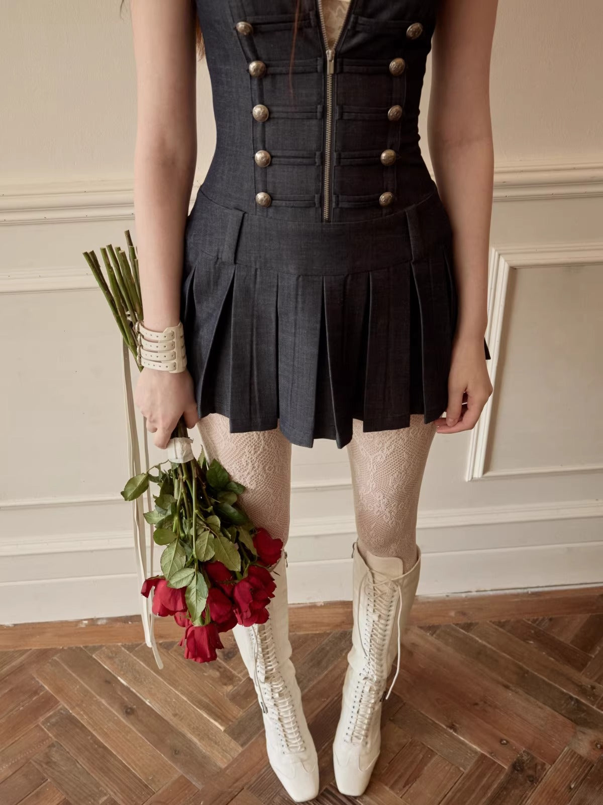 Open Back U-neck Pleated Dress