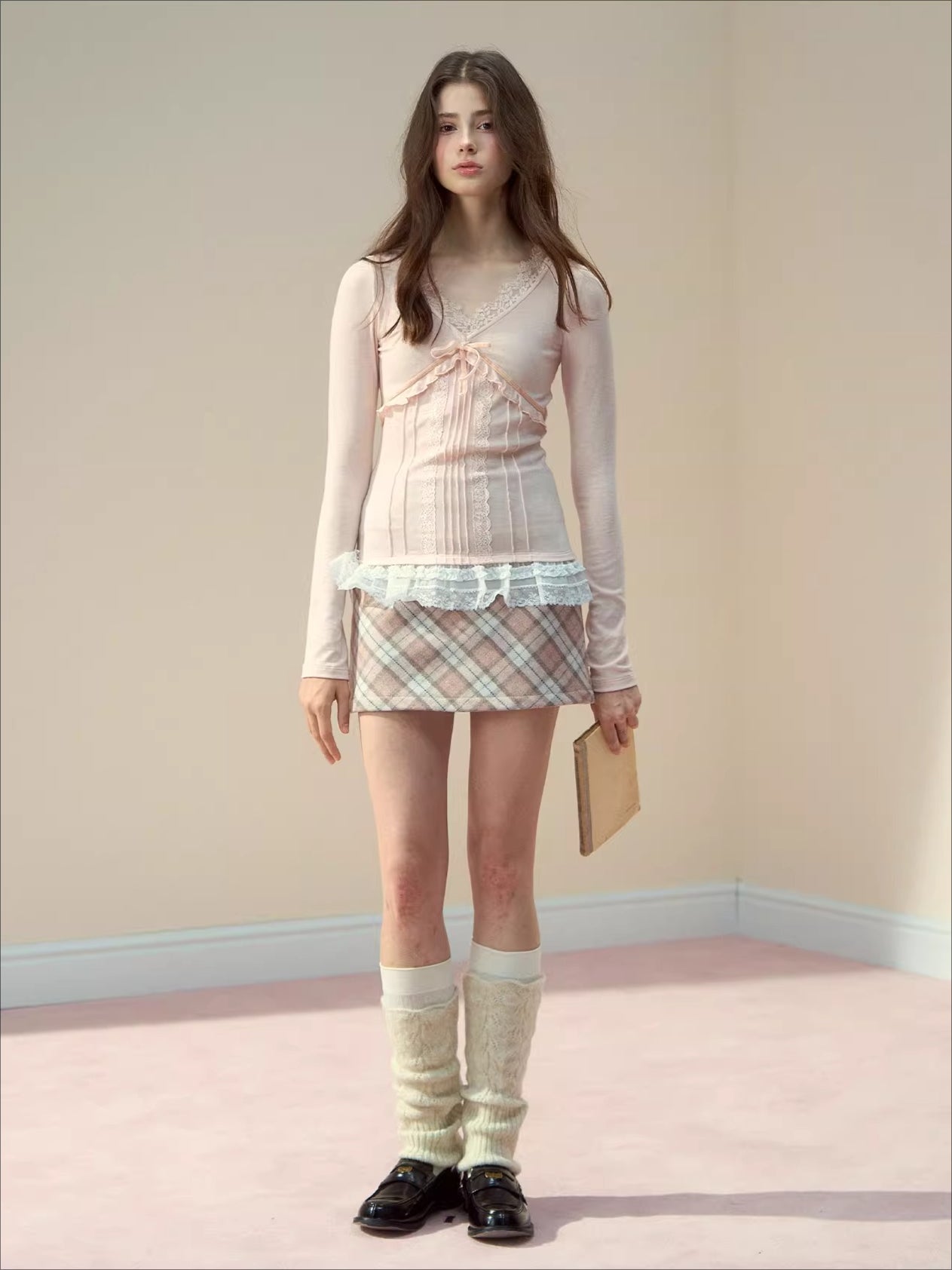 Wool Lace V-neck Trimmed Long Sleeve