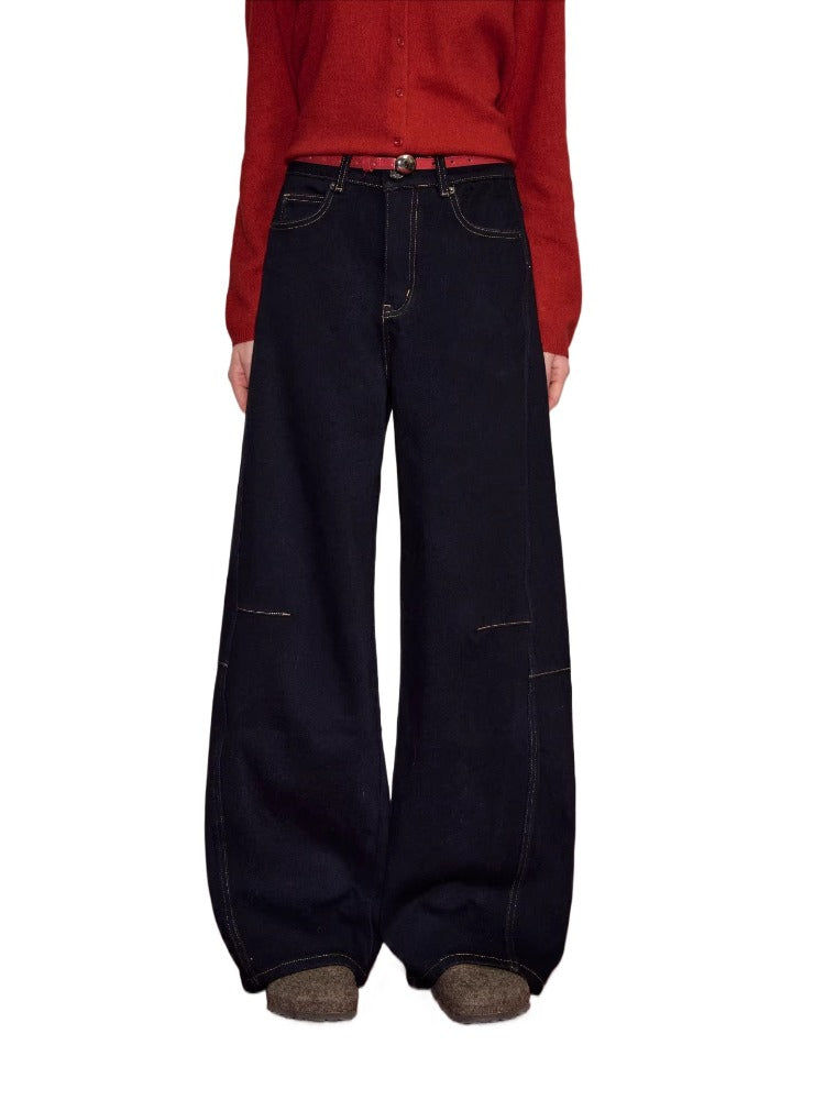 Red Belt Curved Jeans