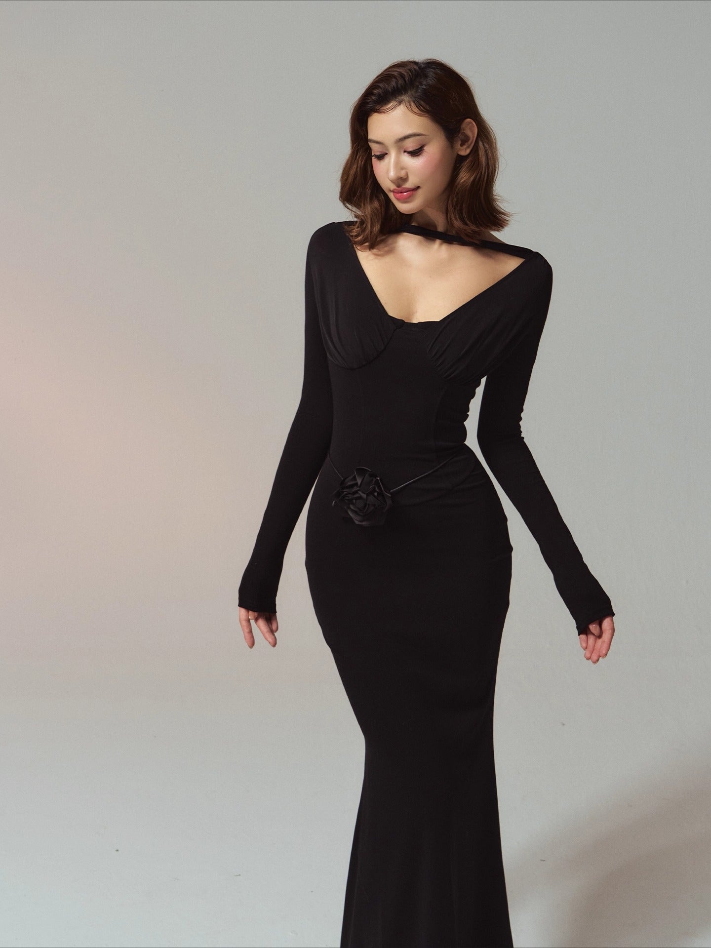 Ruched Boned Waist Slim-Fit V-Neck Maxi Dress