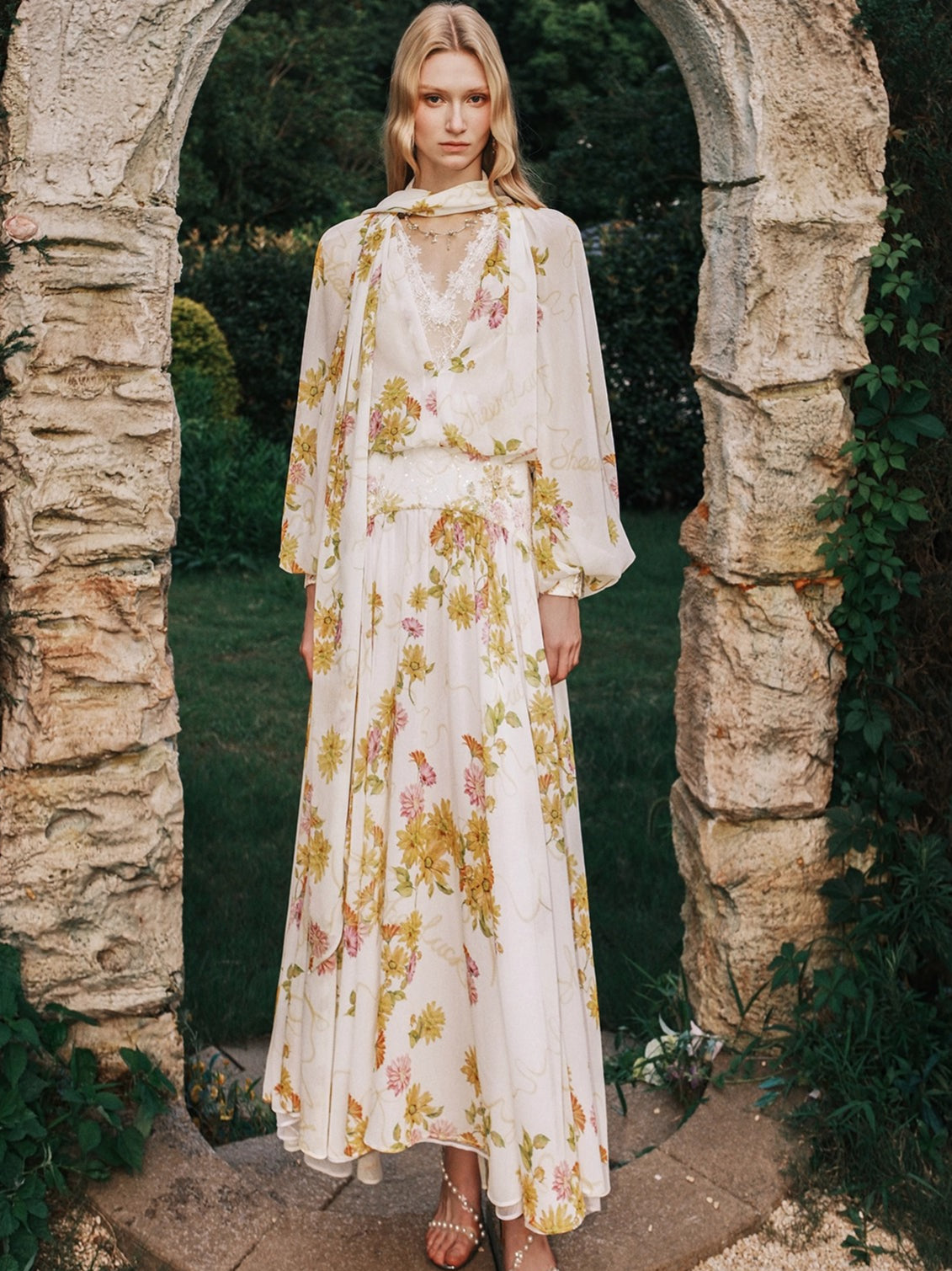 Milena Chiffon Lace Lantern Sleeve V-neck Dress