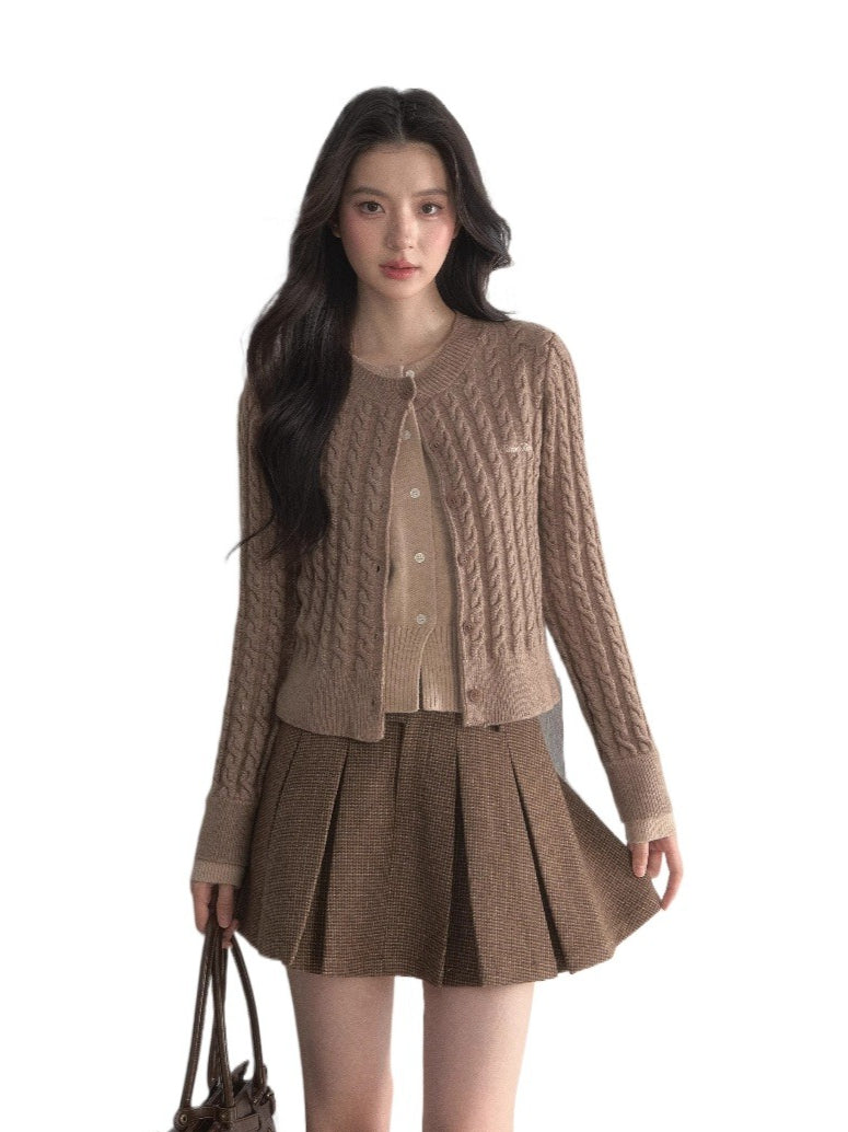 “Hazelnut Cream” Knit Cardigan with Detachable Collar