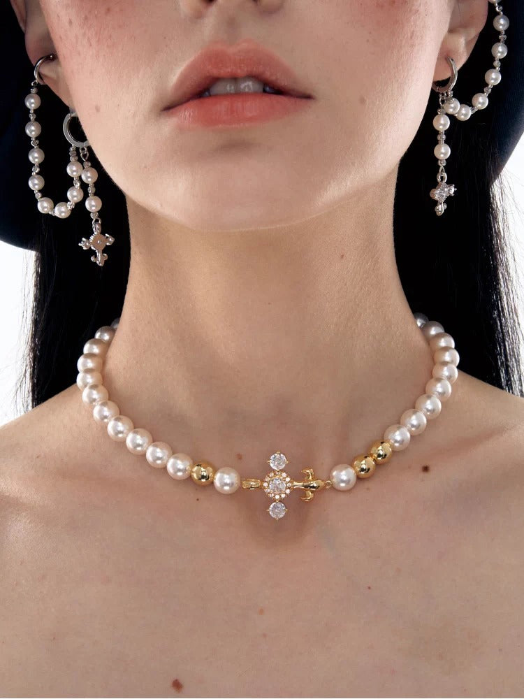 Iris Pearl Choker