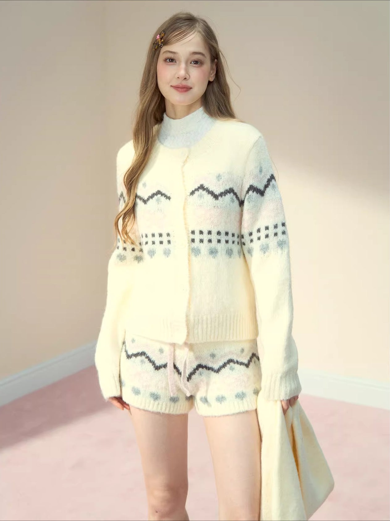 Fair Isle Knit Sweatshirt & Shorts & Scarf Set