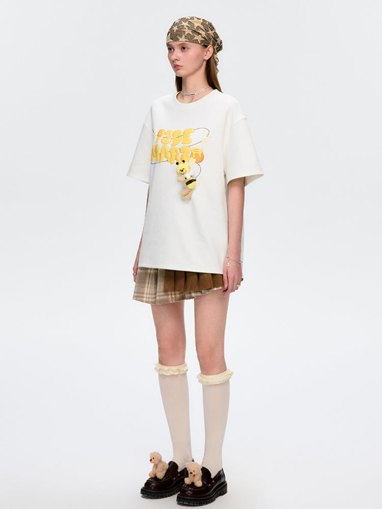 Bee Bear Illustration Round-Neck Cotton T-Shirt