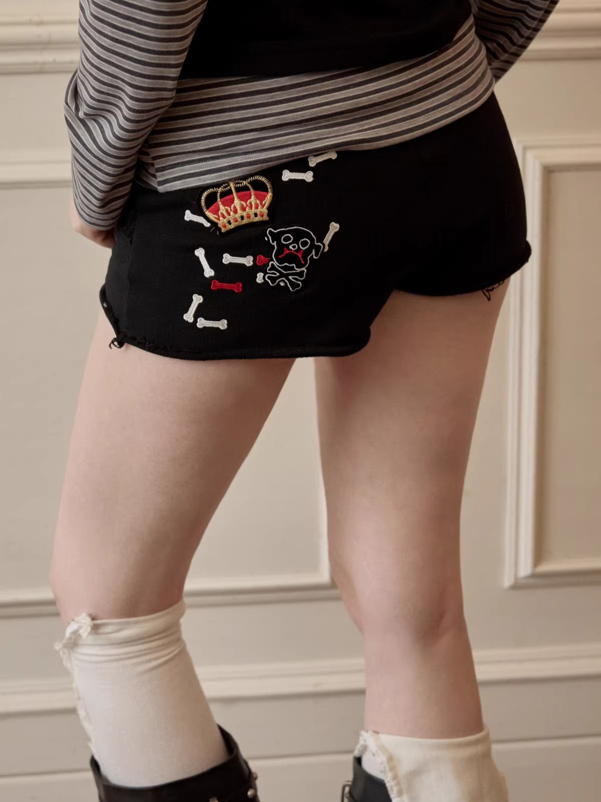 Bone Embroidery Sweat Shorts