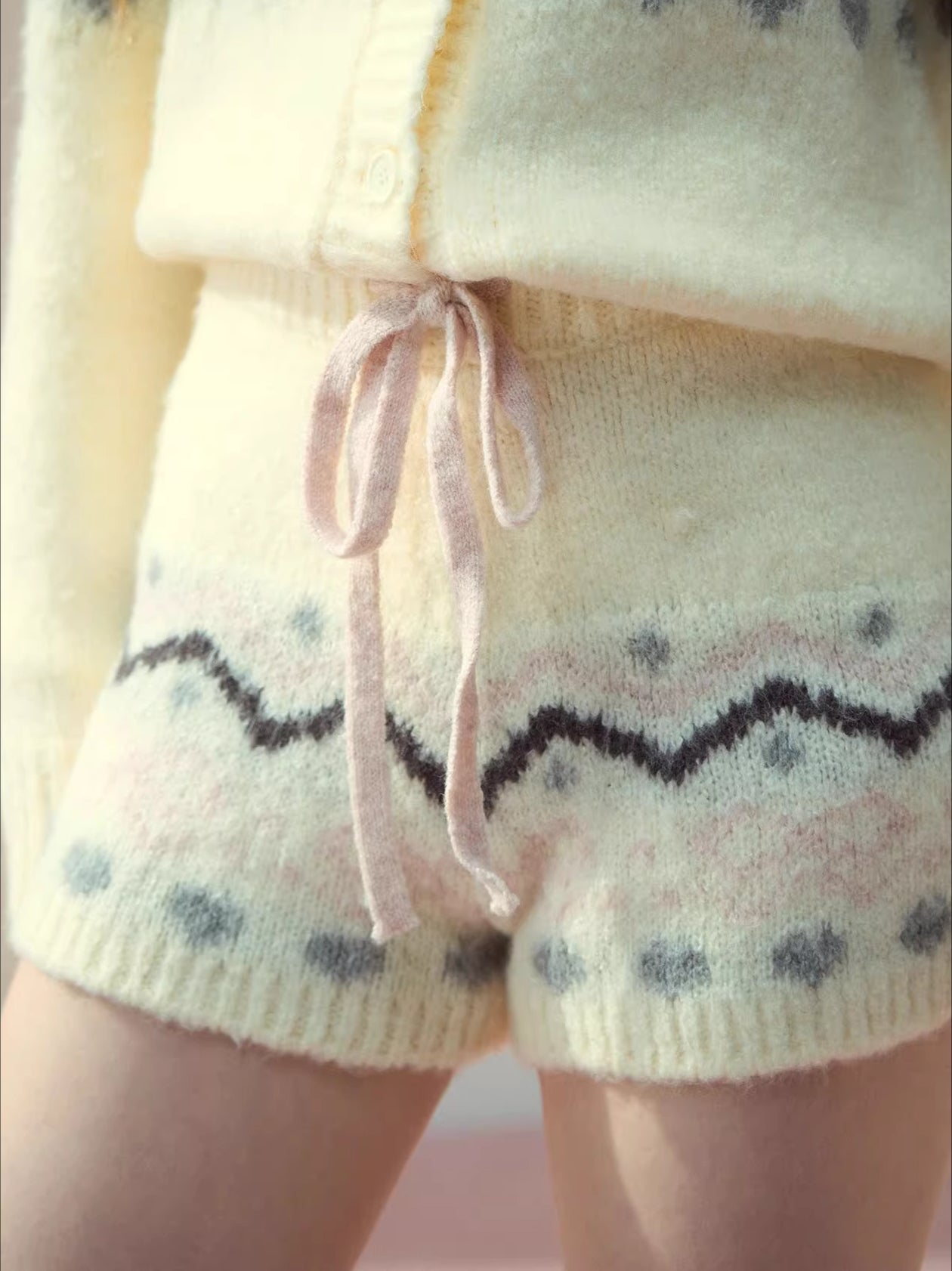 Fair Isle Knit Sweatshirt & Shorts & Scarf Set