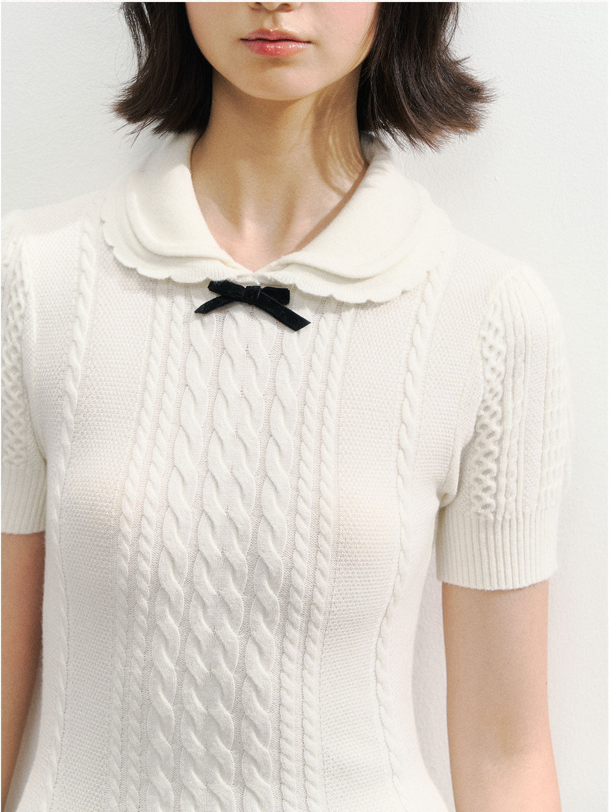 Contrast Collar Knit Pleated Dress