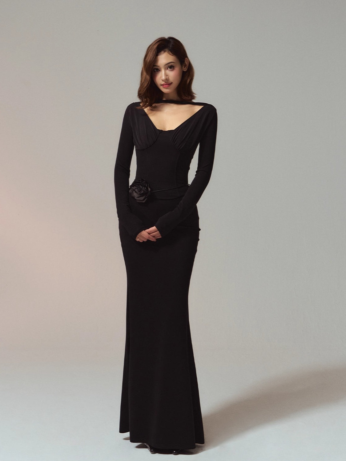 Ruched Boned Waist Slim-Fit V-Neck Maxi Dress