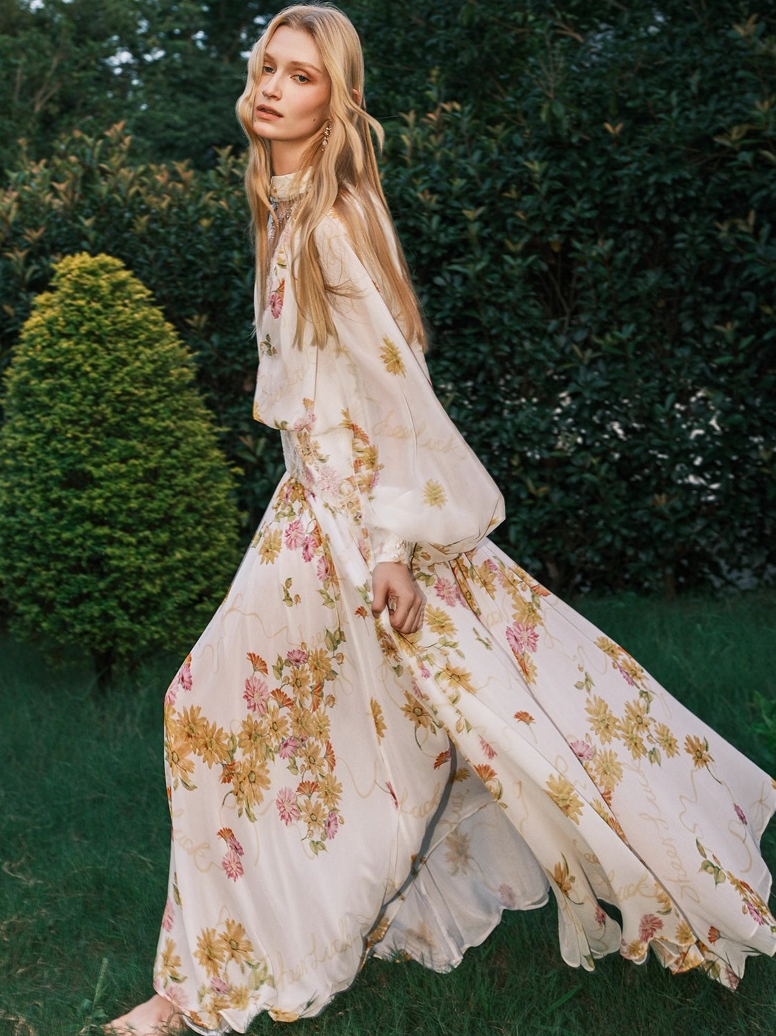 Milena Chiffon Lace Lantern Sleeve V-neck Dress