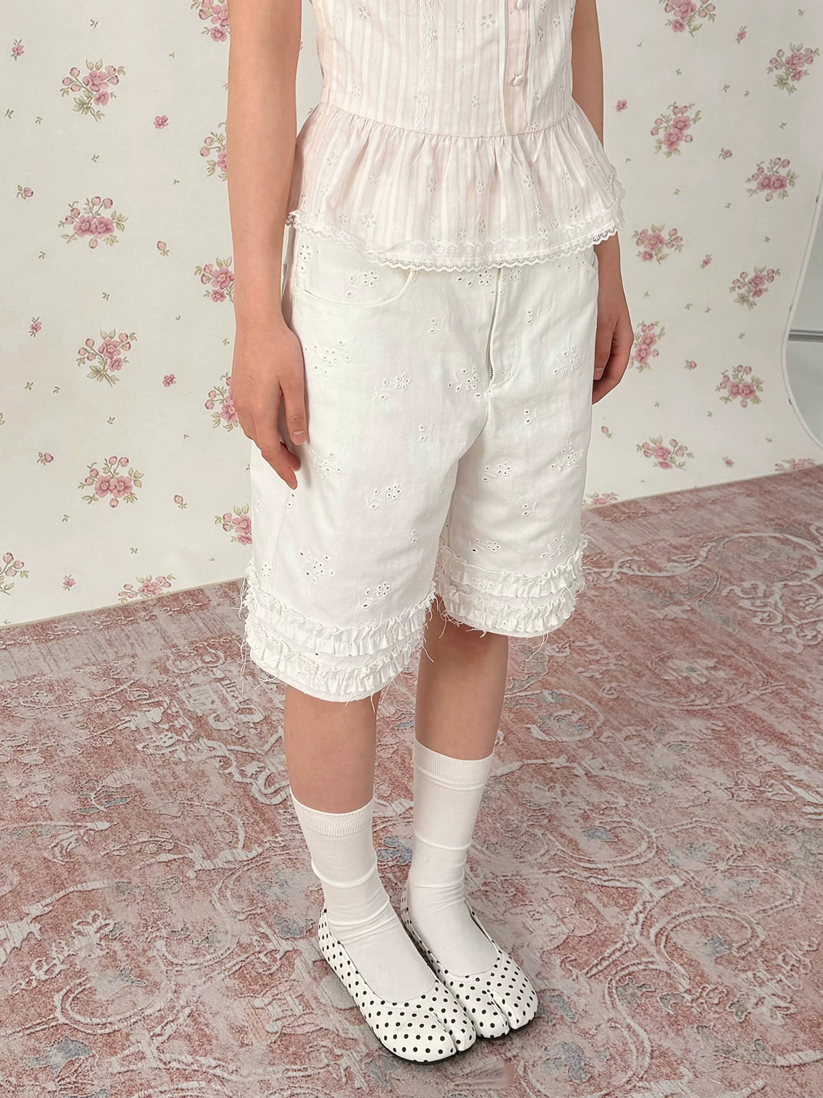 White Lace Trim Casual Shorts