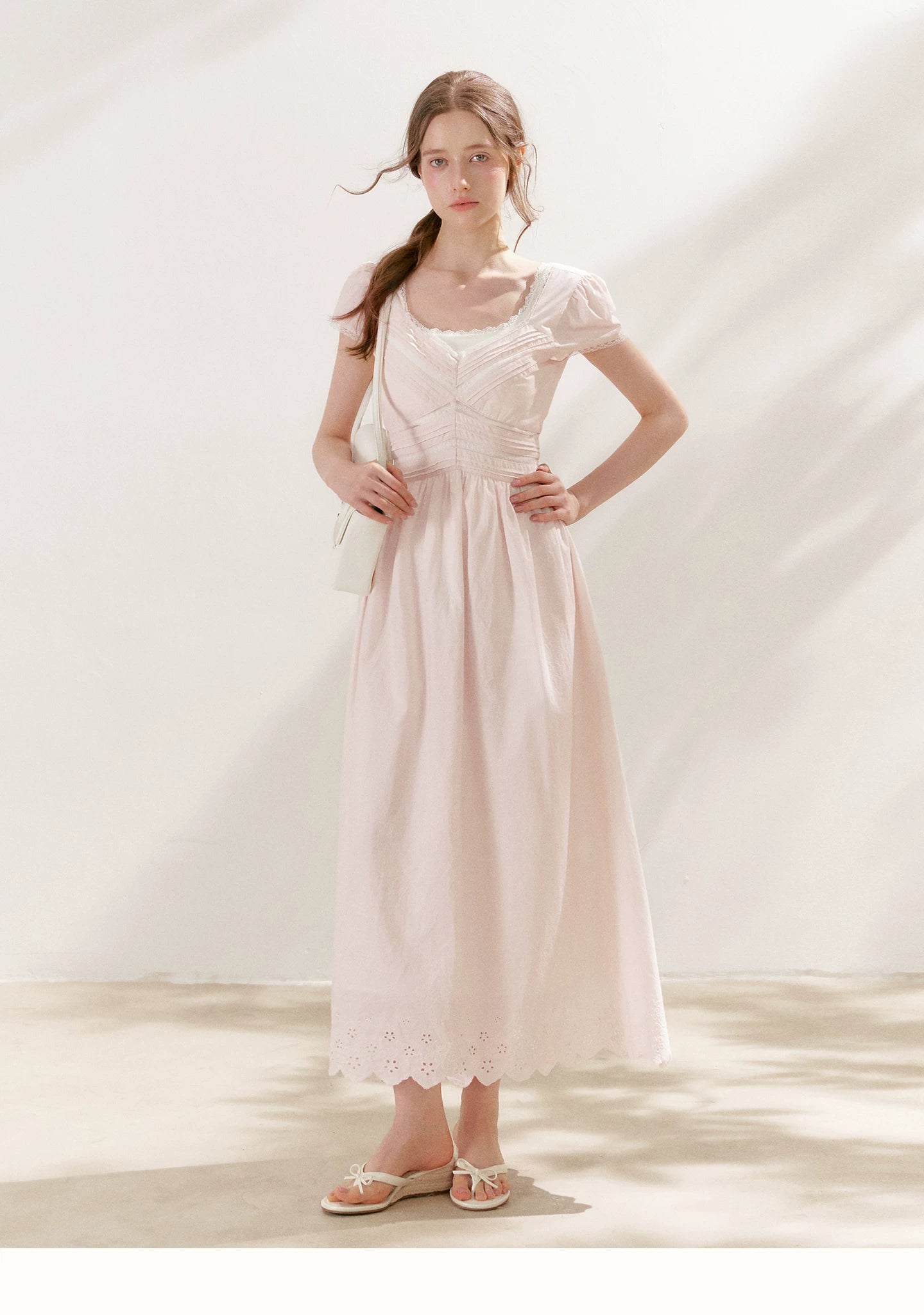Lace V-Neck Midii Dress