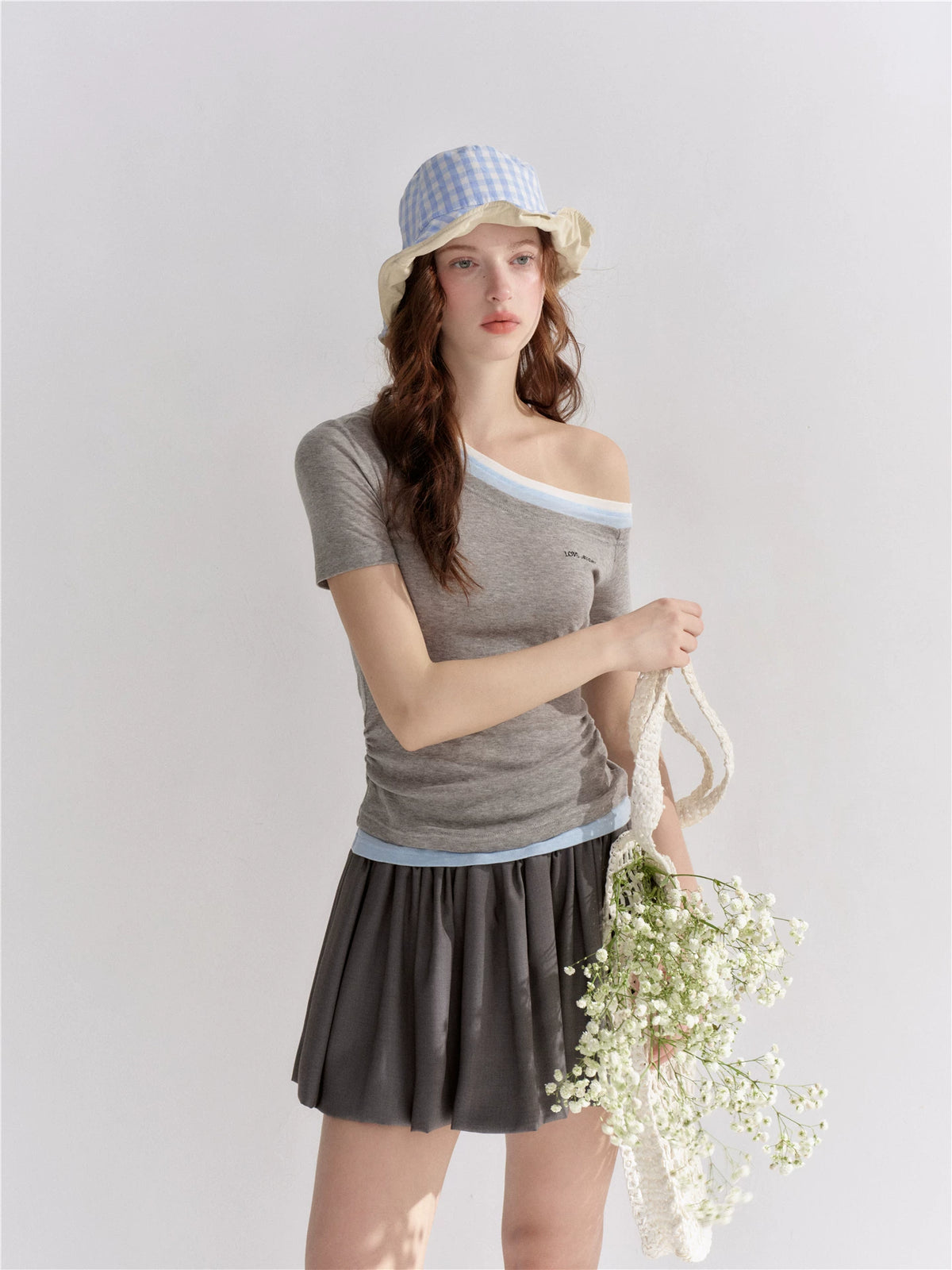 Contrast Off-Shoulder T-shirt