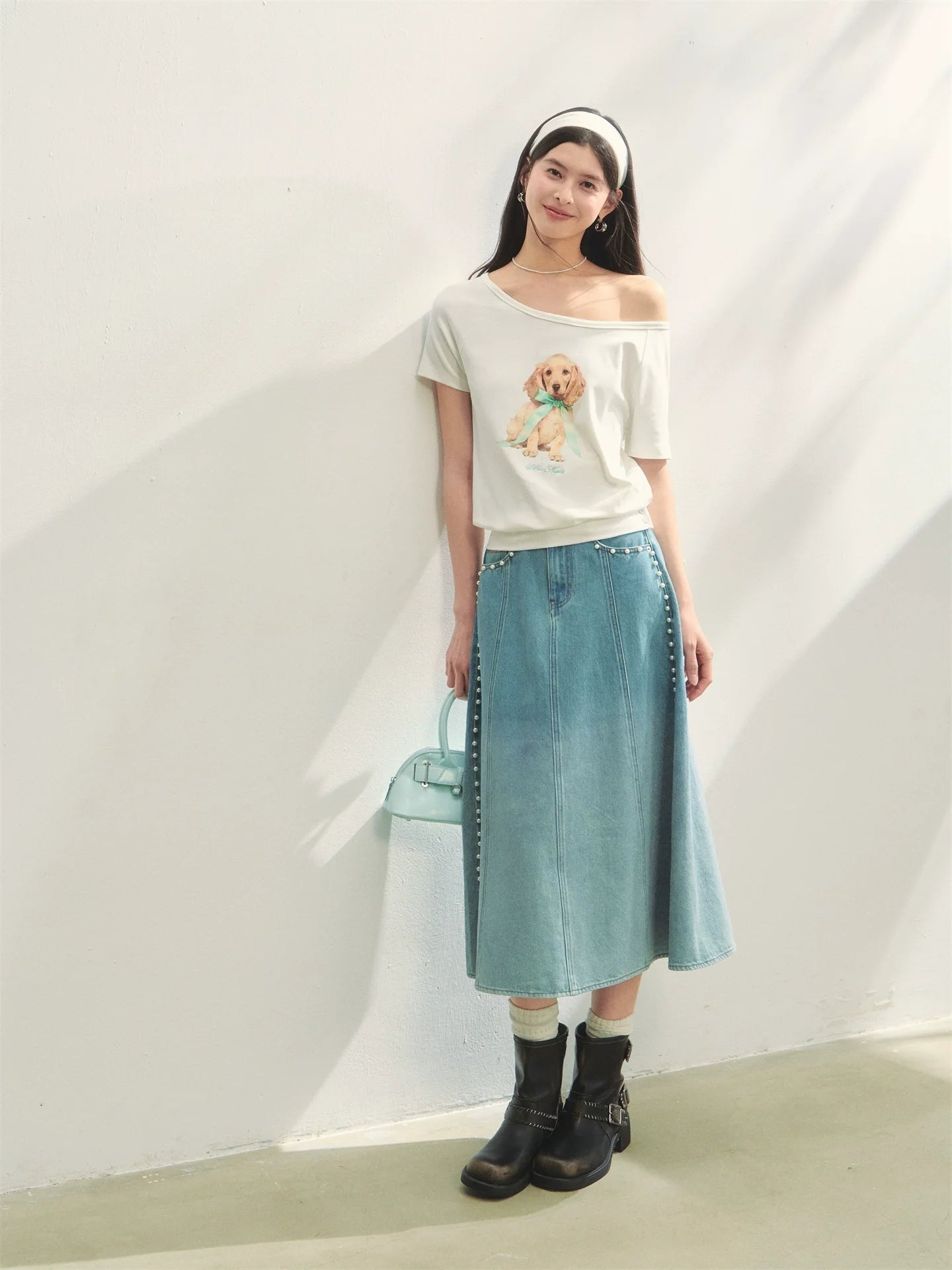 Asymmetric Shoulder Bow Puppy Printed T-Shirt