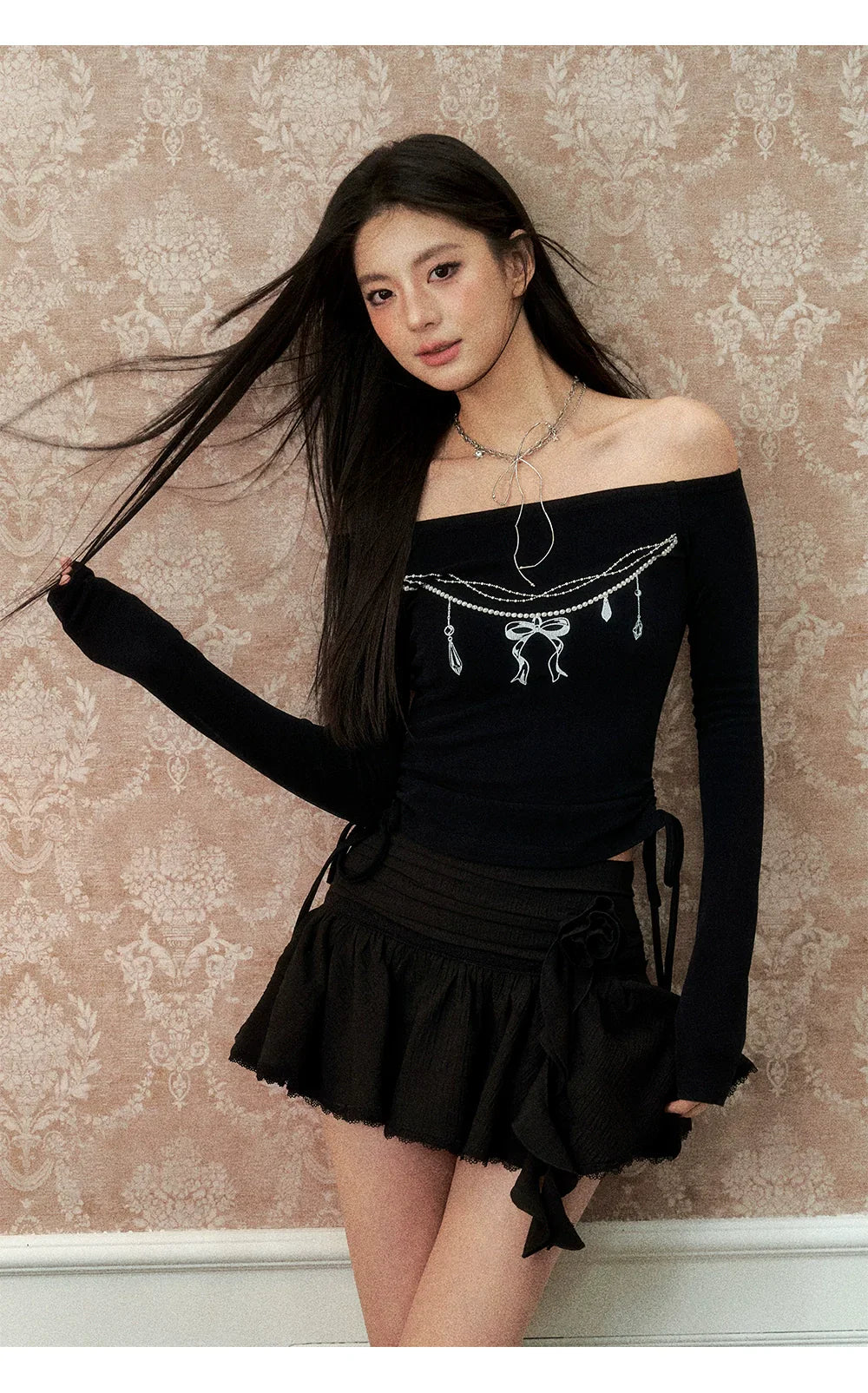 Black & Cream One-shoulder Pearl Chain Printed Blouse