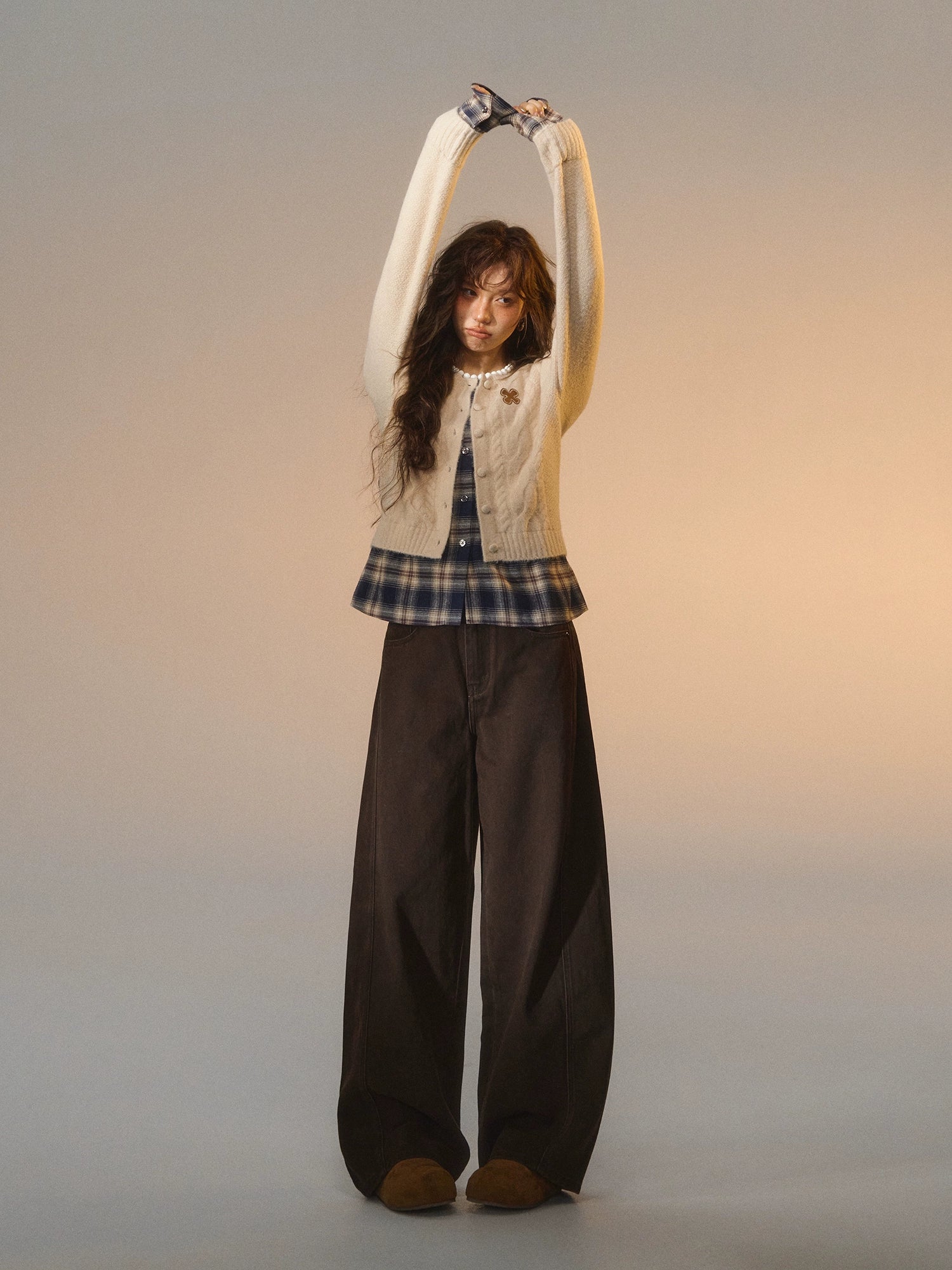 Curved Seam Wide-Leg Jeans