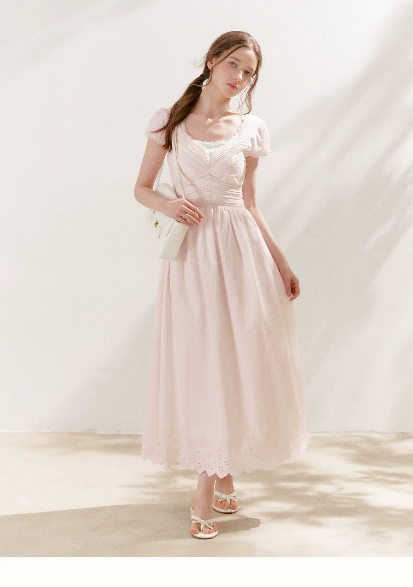 Lace V-Neck Midii Dress