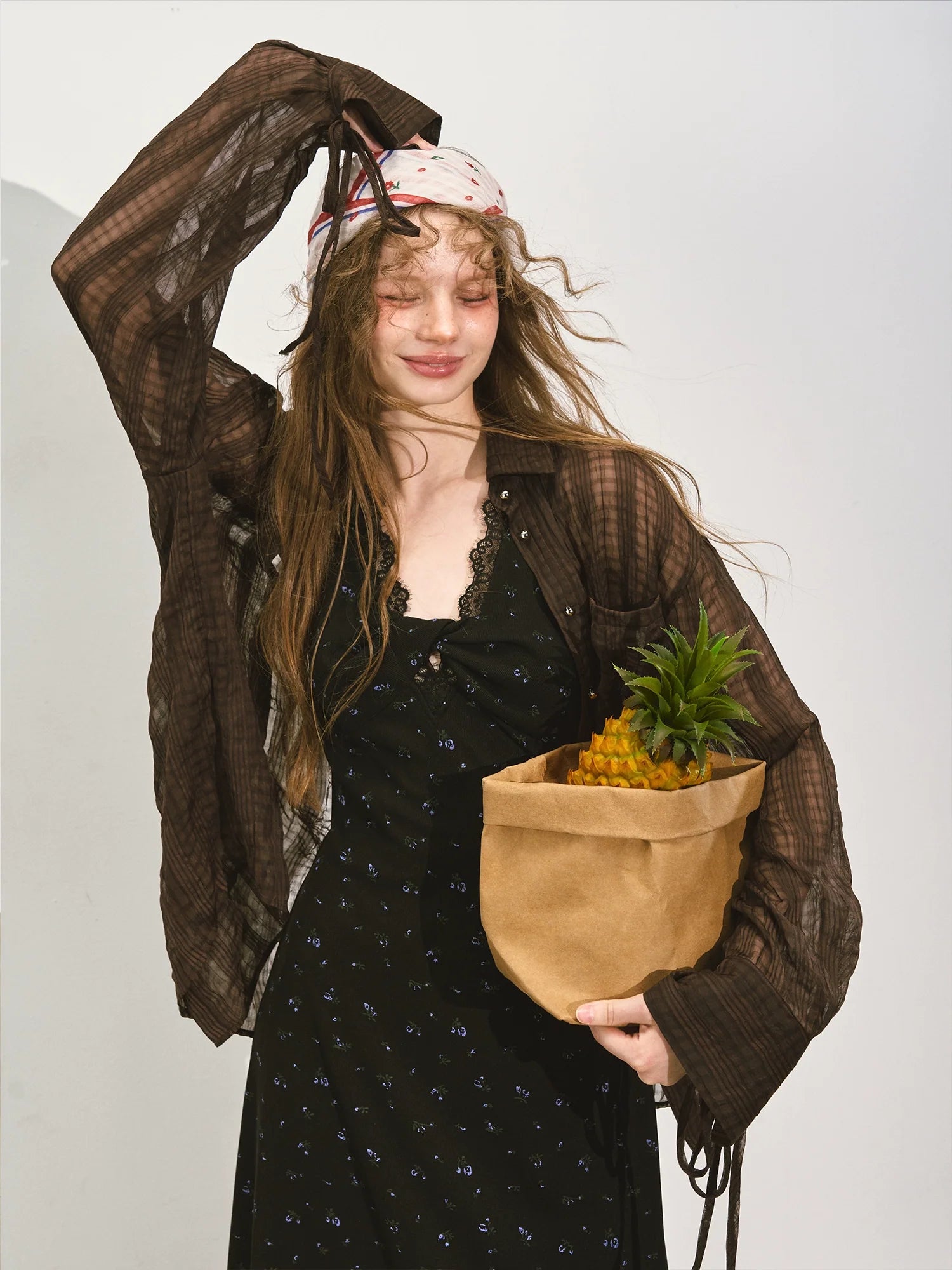 V-neck Backless Waist-cinching Midi Dress