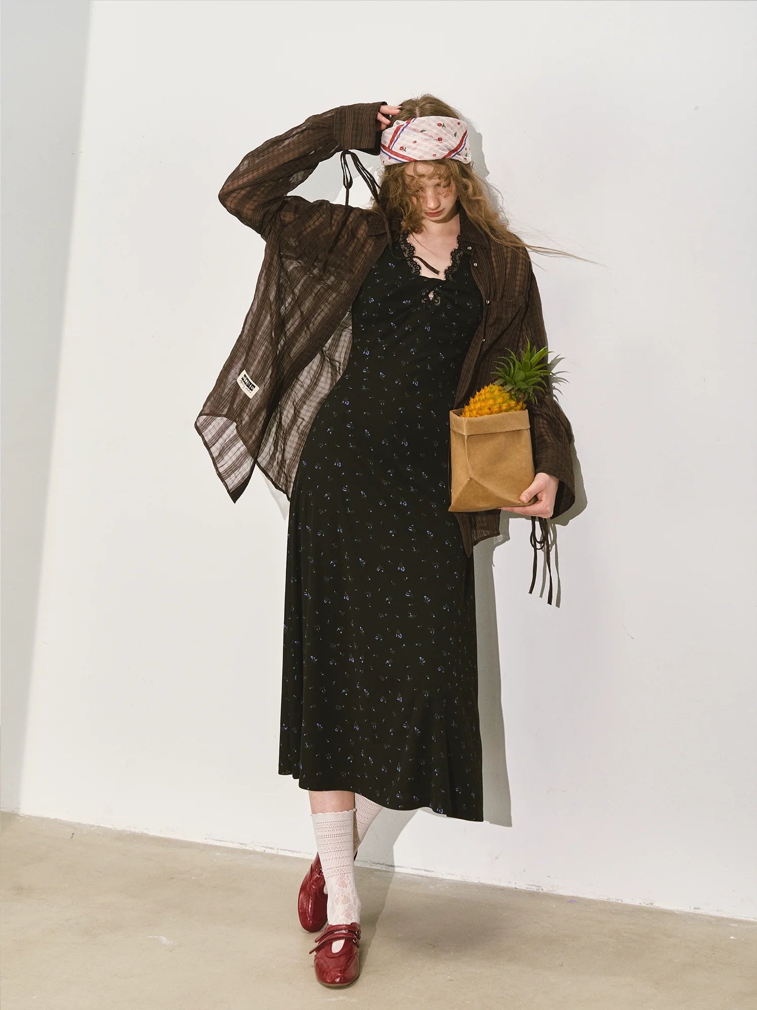 V-neck Backless Waist-cinching Midi Dress