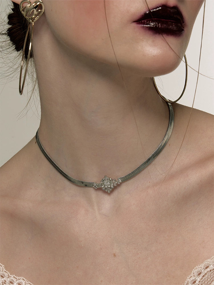 All-match Snake Bone Choker