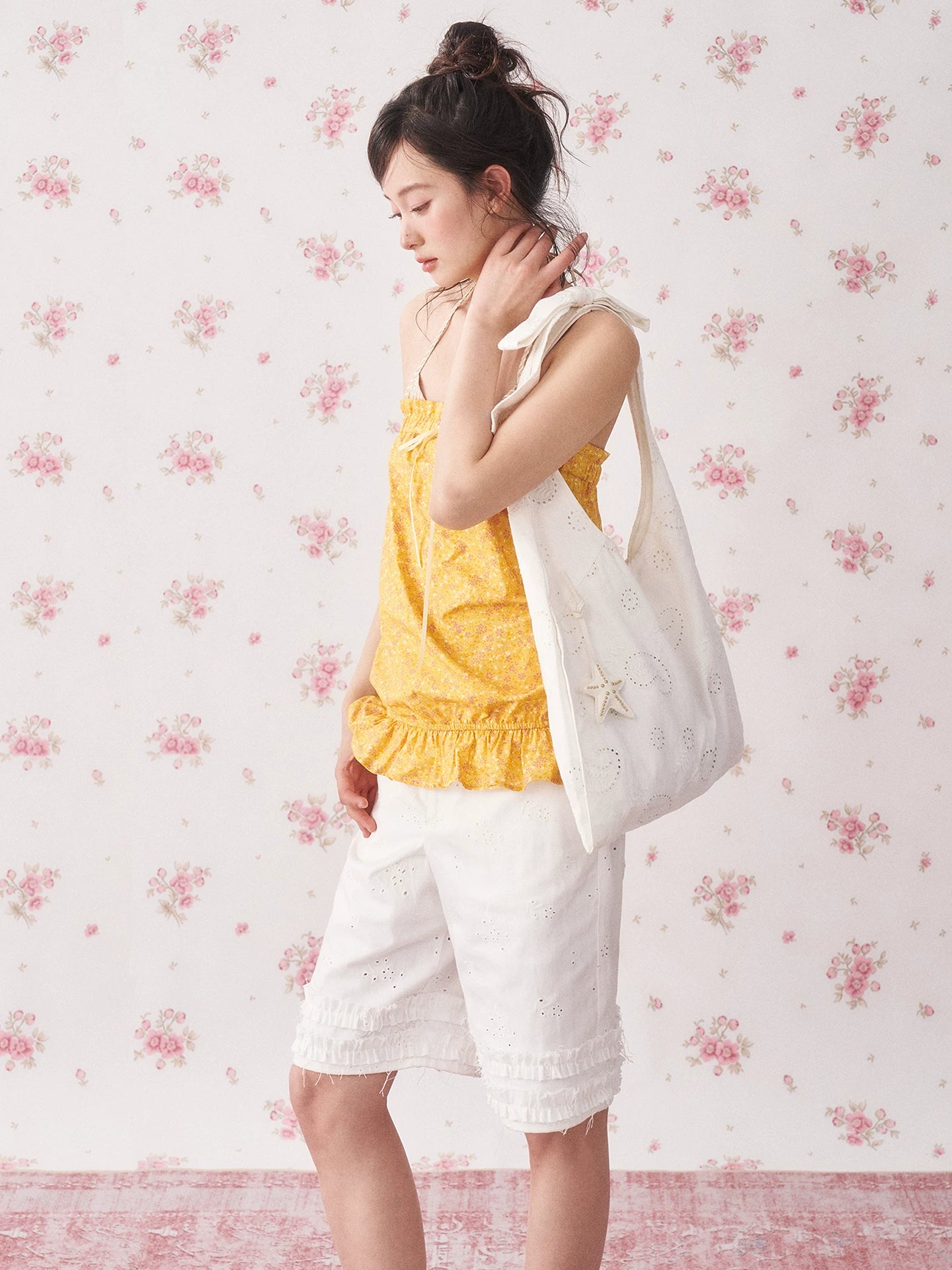 White Lace Trim Casual Shorts