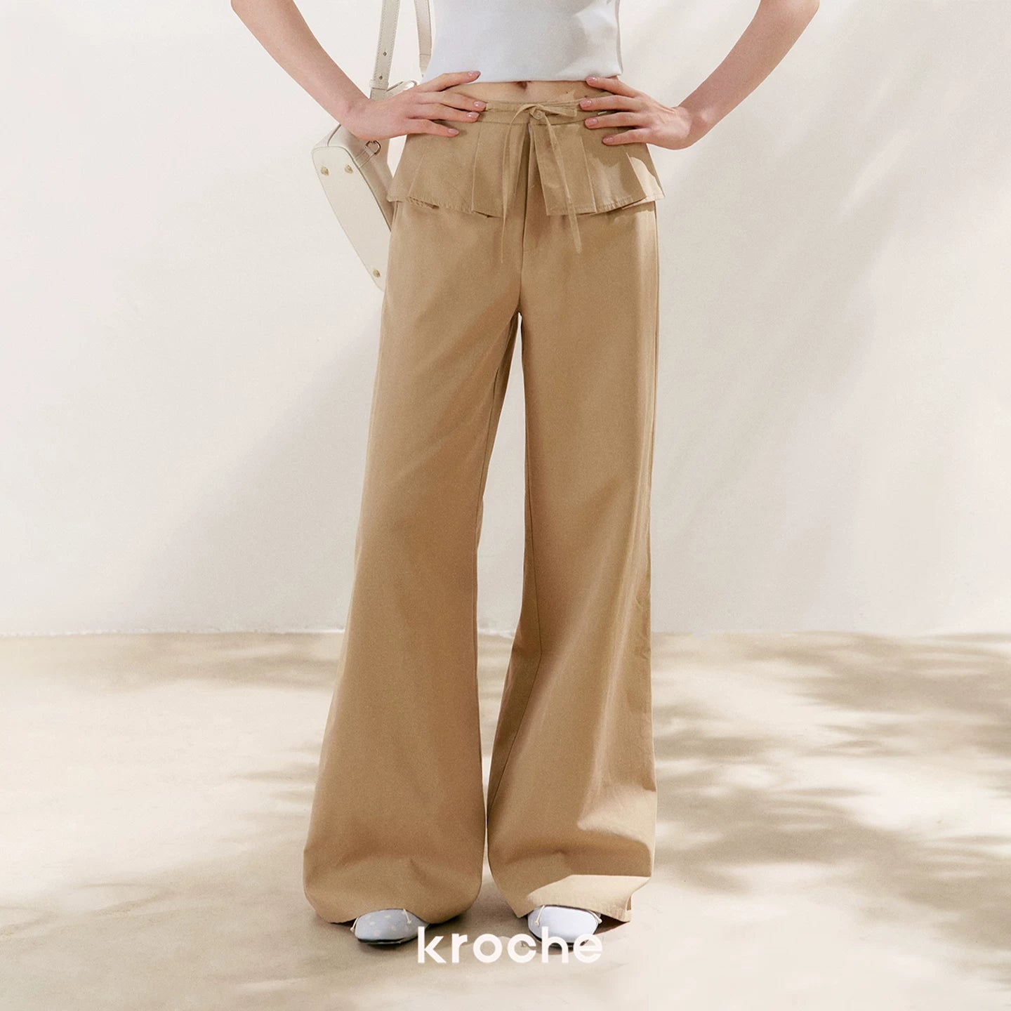 Pleated Wide-Leg Cargo Pants