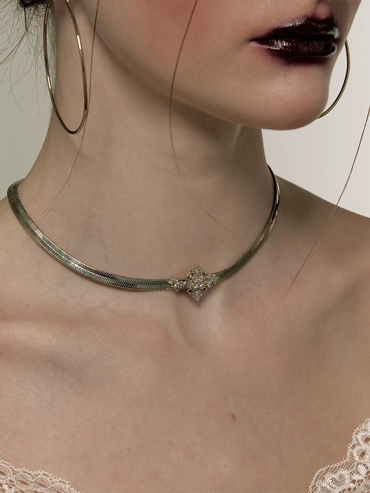 All-match Snake Bone Choker