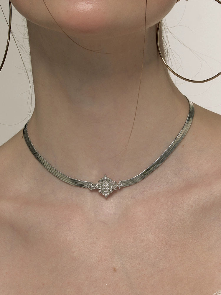All-match Snake Bone Choker