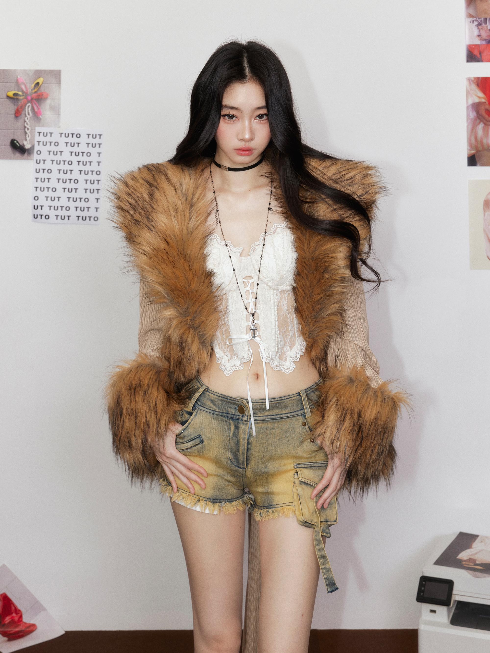 Low-Waisted Studded Bodycon Cargo Denim Shorts