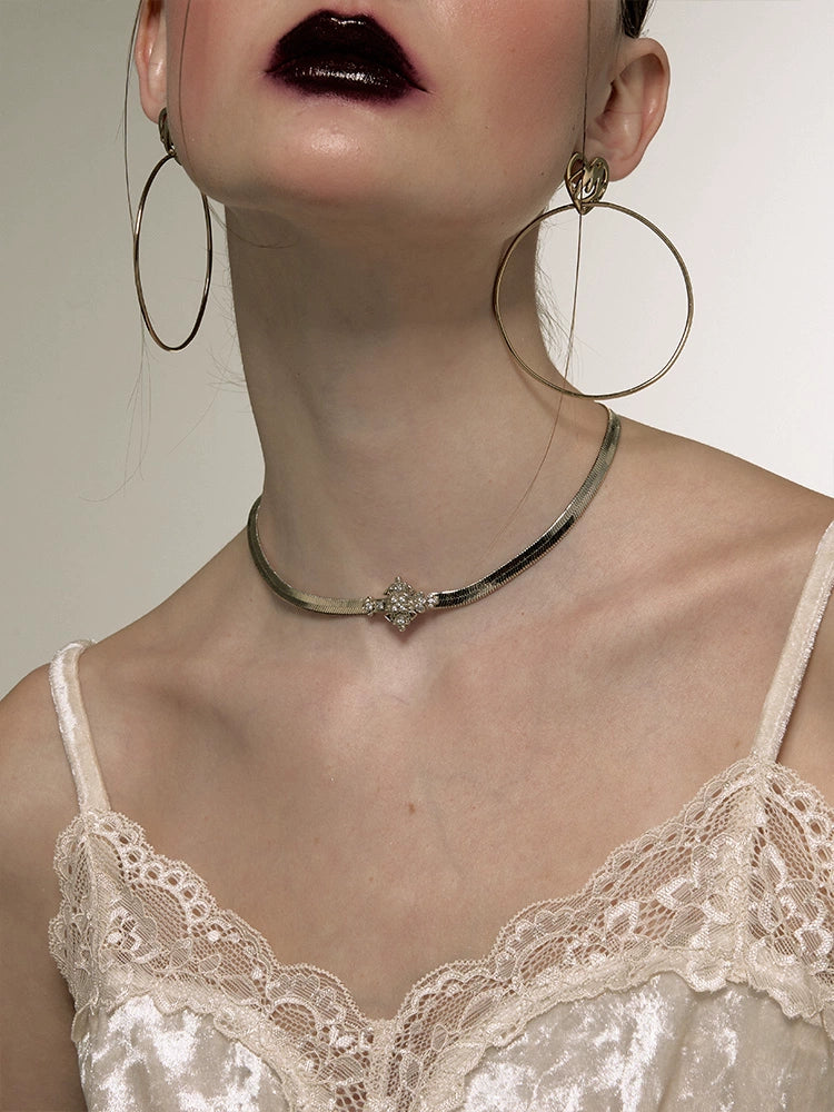 All-match Snake Bone Choker