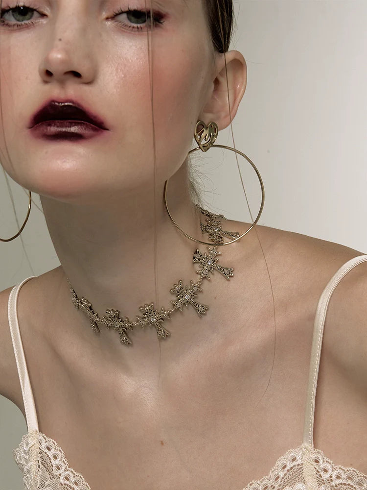 Baroque Wind Flashes Cross Choker