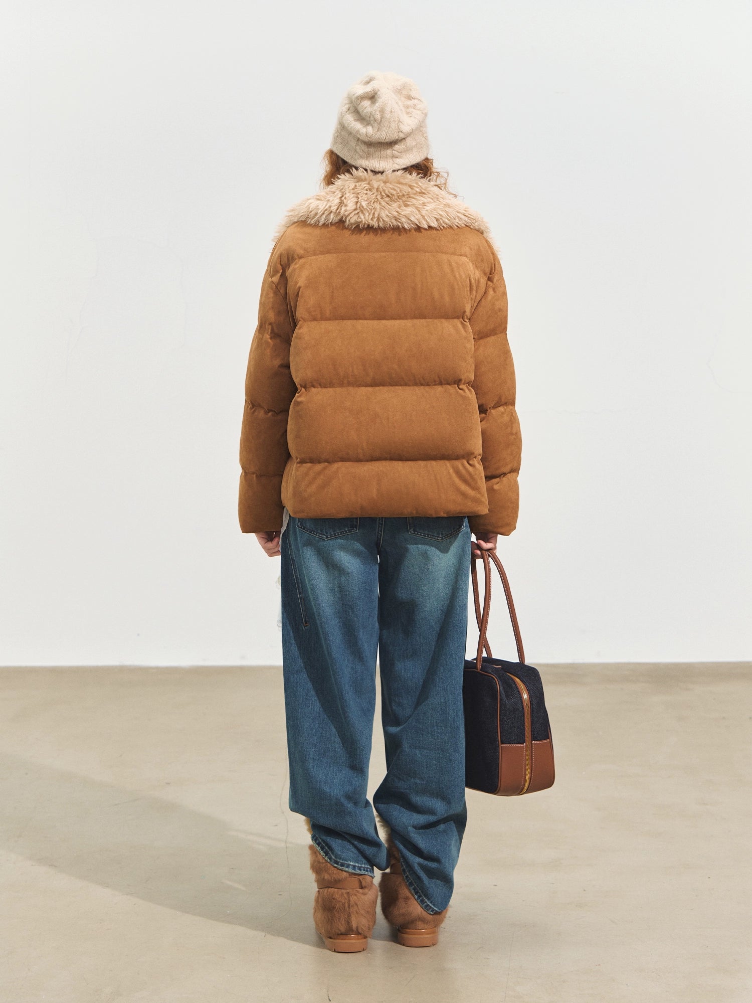 Curved Seam Wide-Leg Jeans