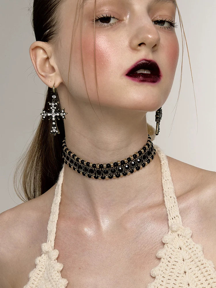 Retro Black & Gold Baroque Collar