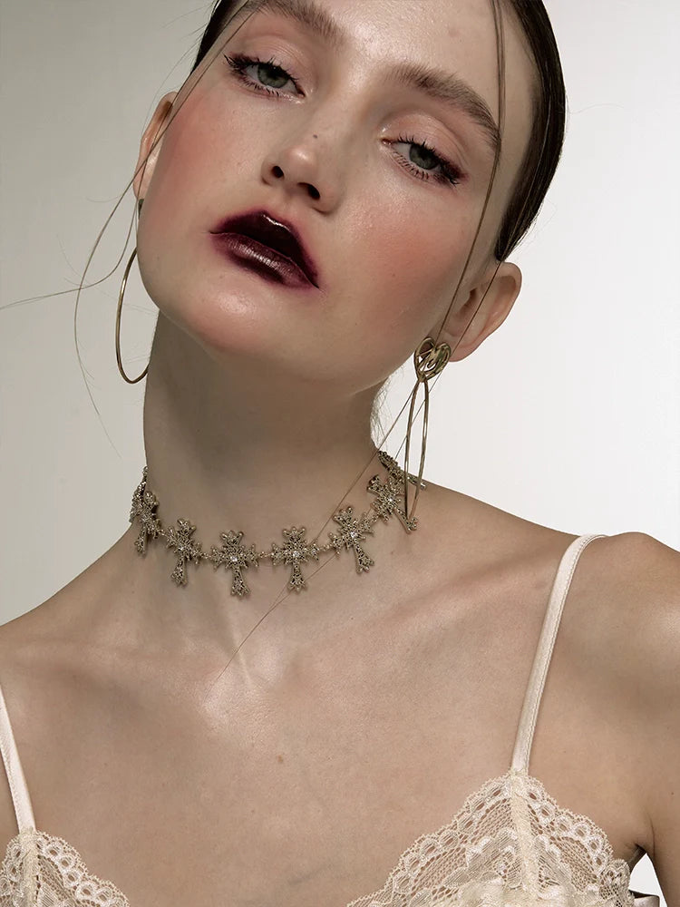 Baroque Wind Flashes Cross Choker