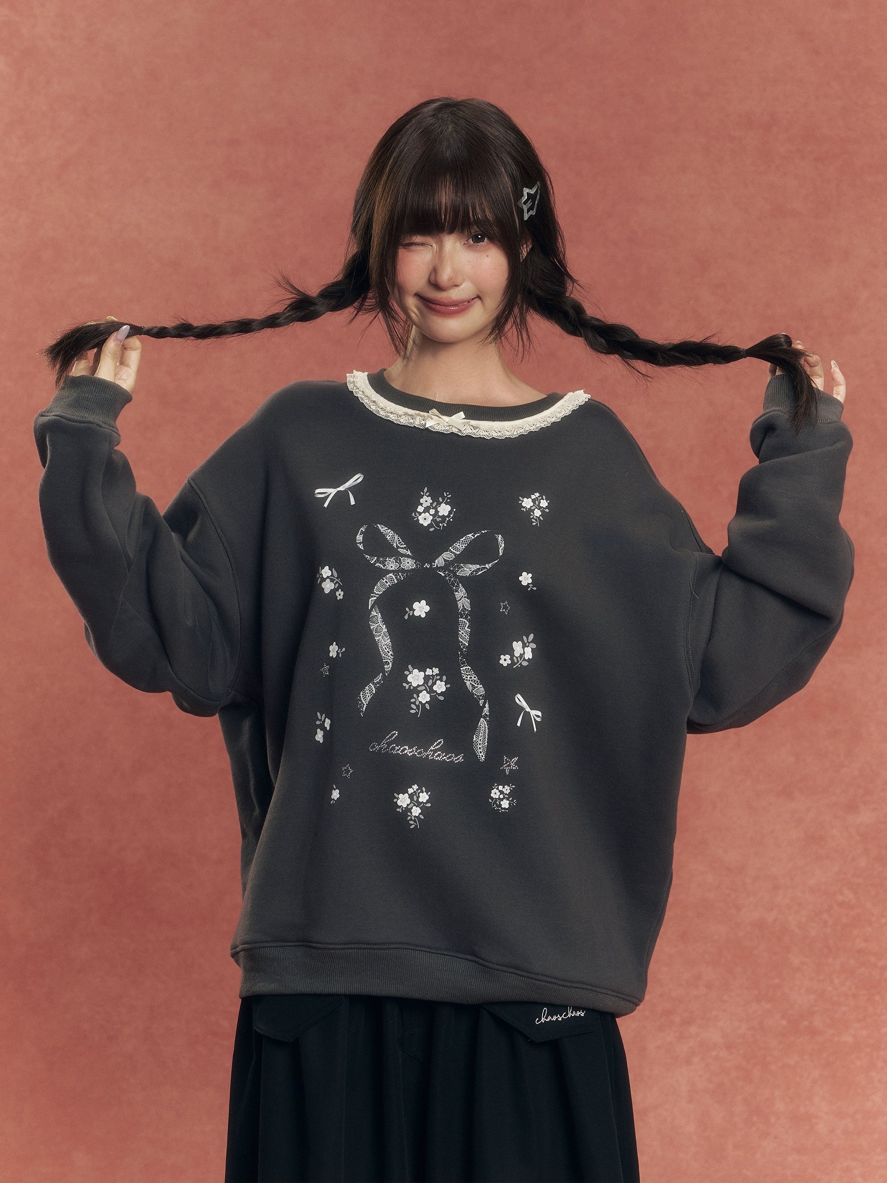 Floral Lace Trim Crewneck Sweatshirt