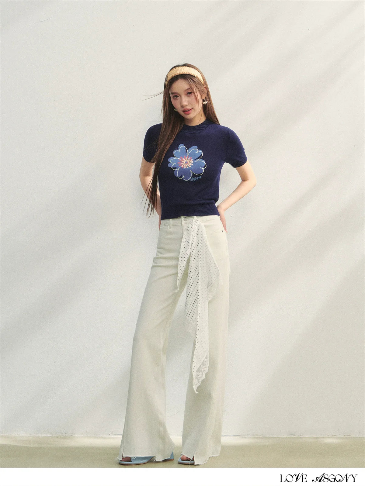 Floral Embroidered Crew Neck Short-Sleeve Knit Top