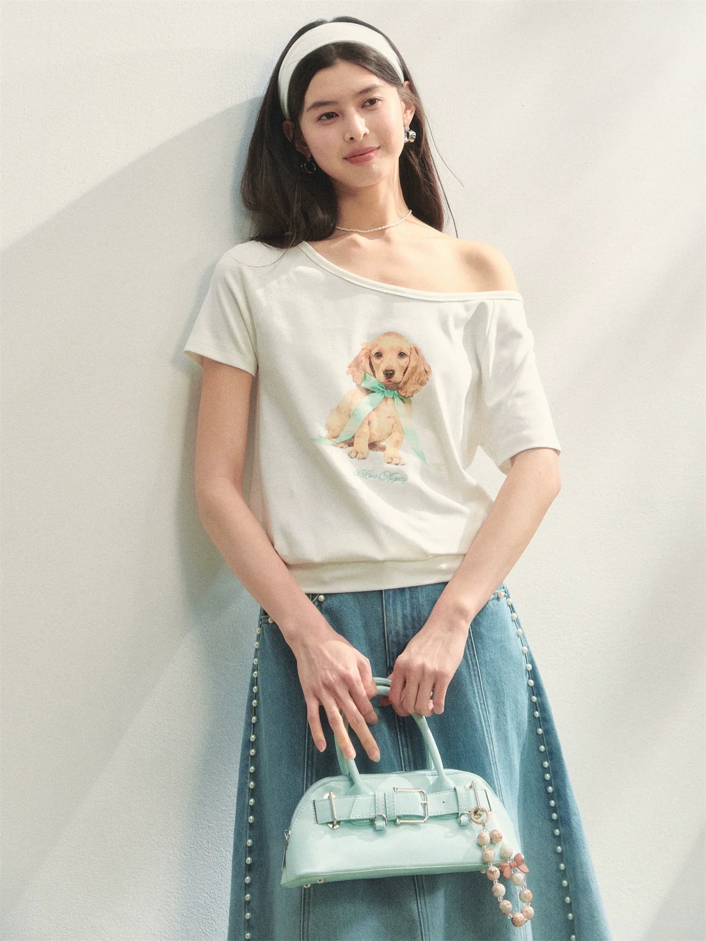 Asymmetric Shoulder Bow Puppy Printed T-Shirt