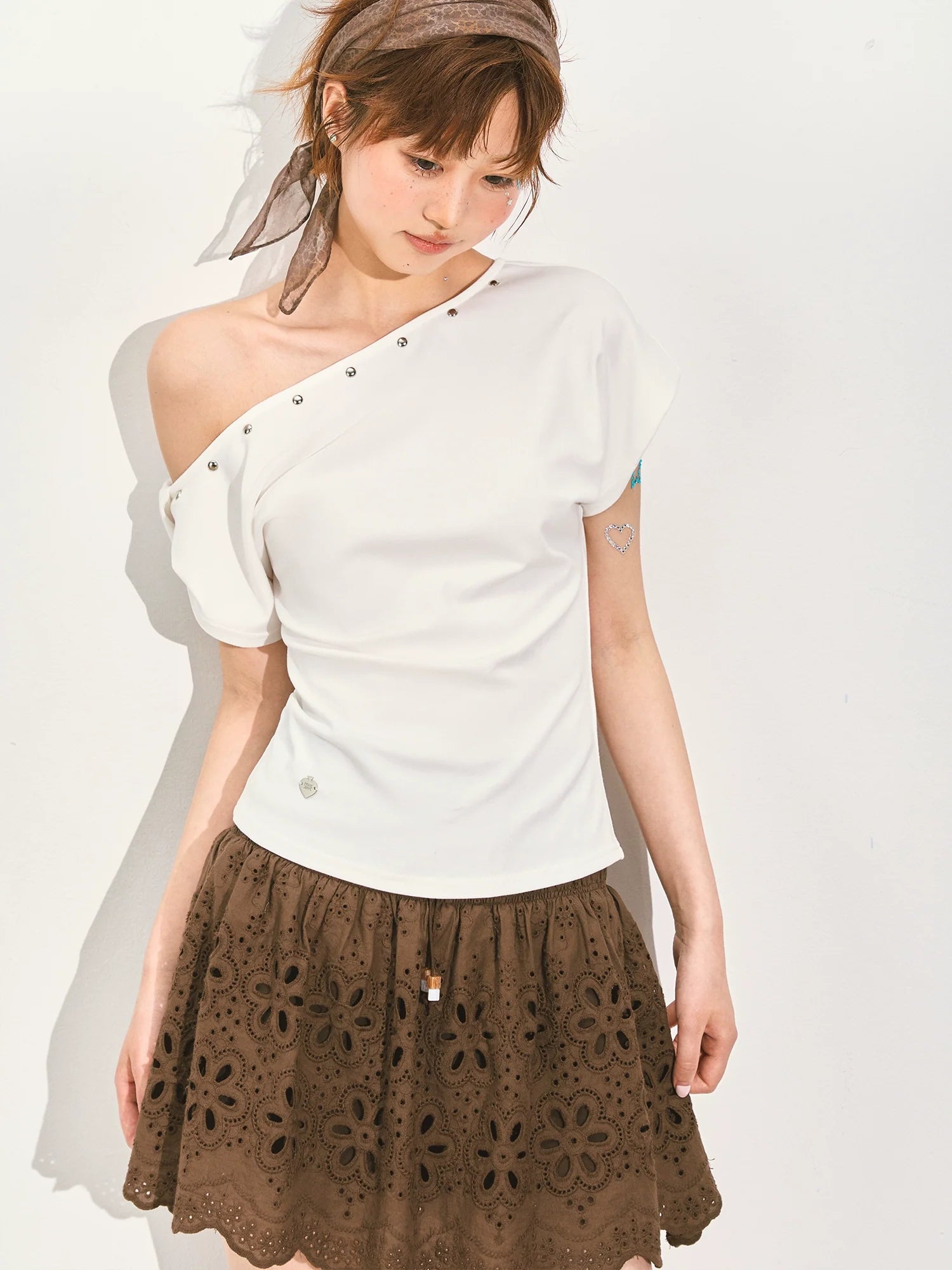 Off-Shoulder Asymmetric Twist Knot Half-sleeve Top