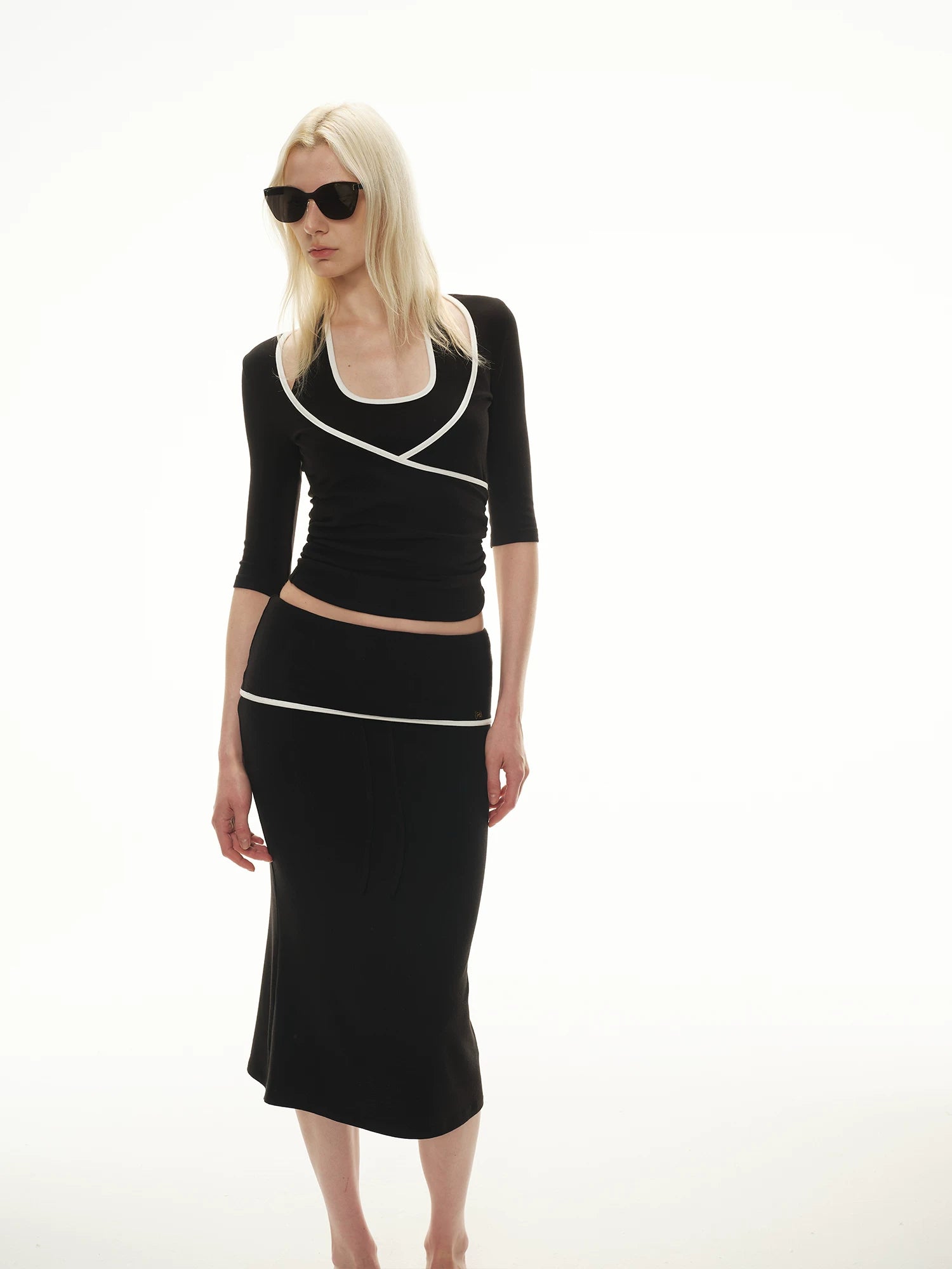 Contrast Knit Halter Skirt Set