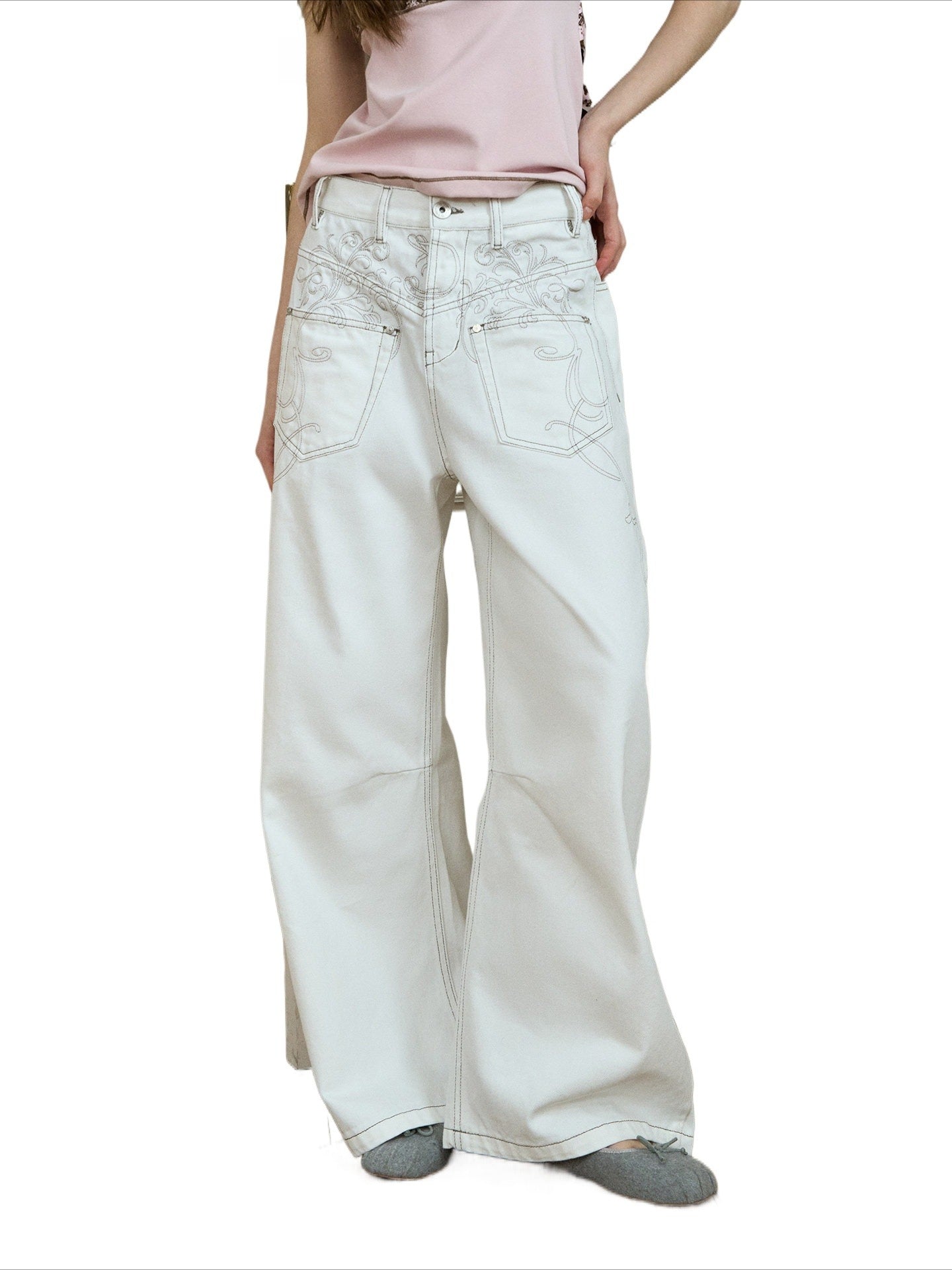 Embroidered Curved Wide-Leg Jeans