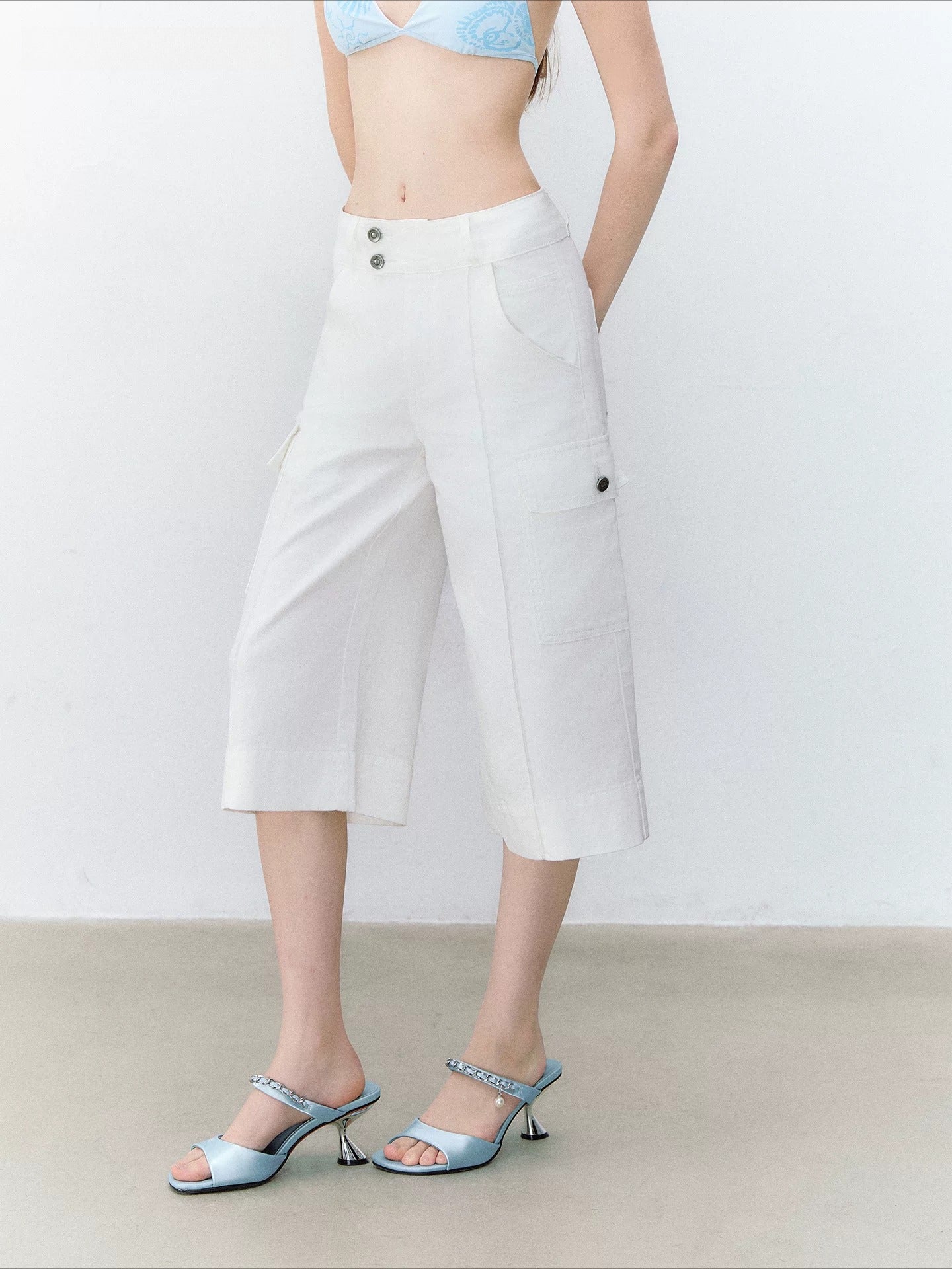 Relaxed Linen Cargo Shorts
