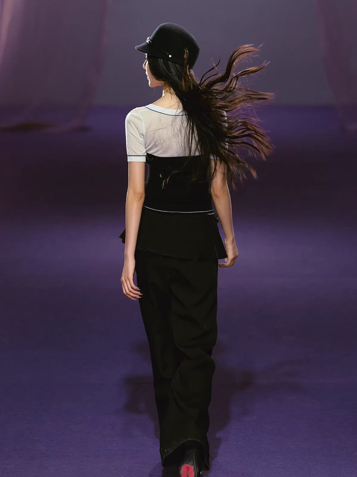 Contrast Sheer U-neck Tee