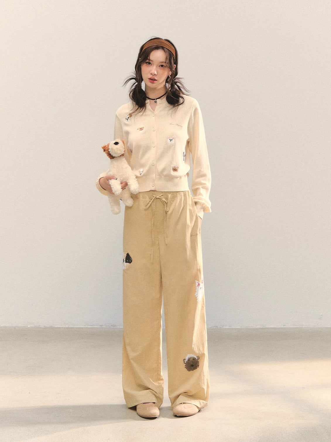 Gray & Apricot Puppy-Embroidered Knit Cardigan