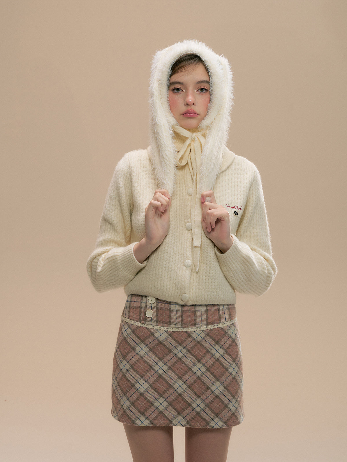 Gray & Beige Doll Collar Knitted Cardigan