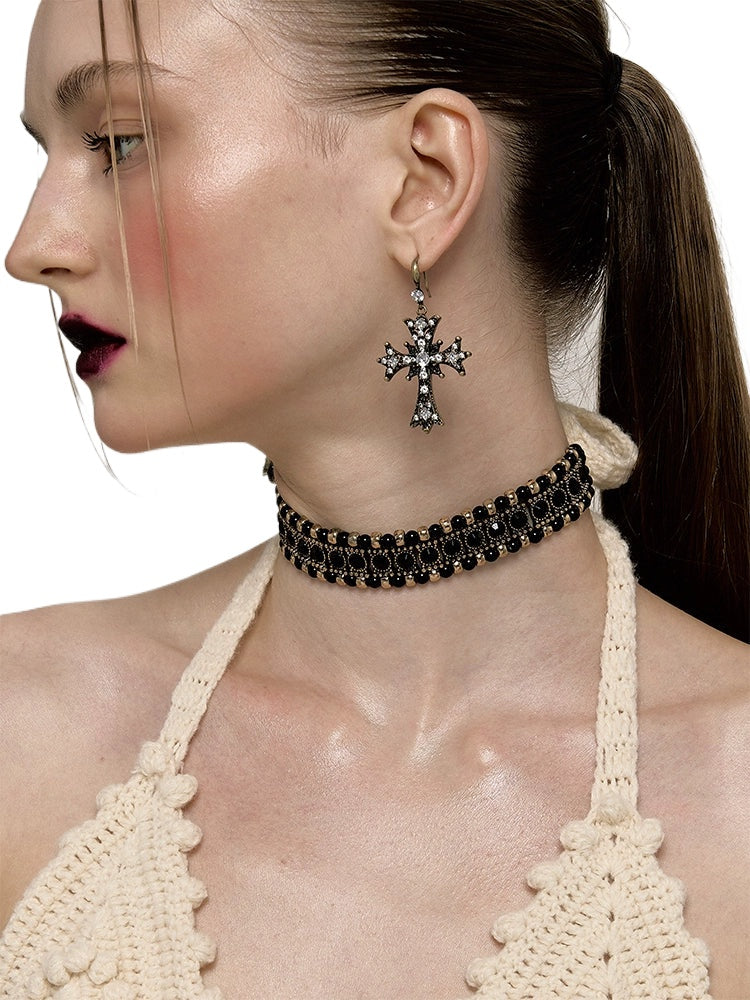 Retro Black & Gold Baroque Collar