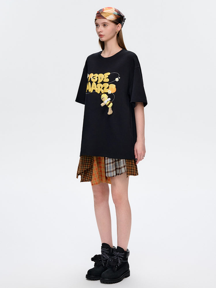 Bee Bear Illustration Round-Neck Cotton T-Shirt