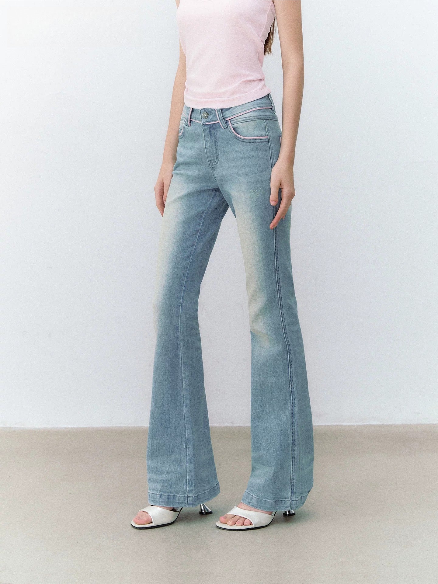 Modern Curve Flare Jeans