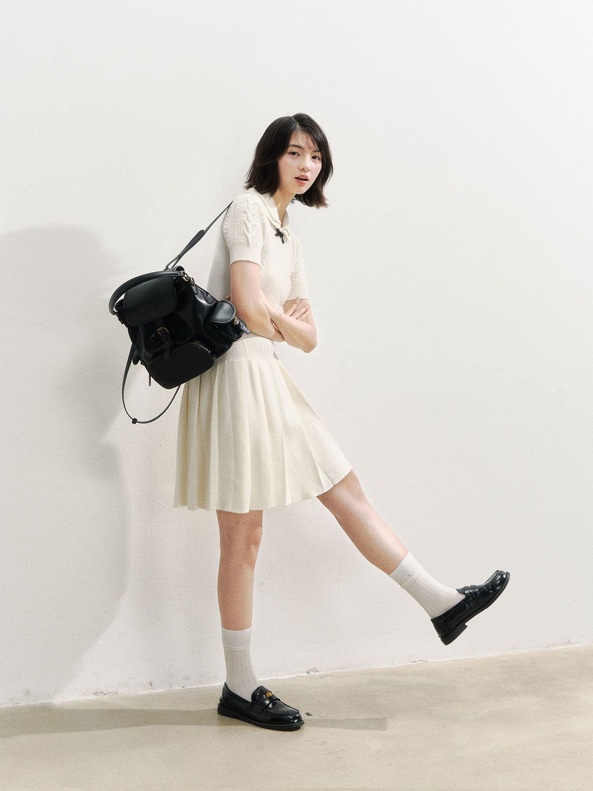 Contrast Collar Knit Pleated Dress